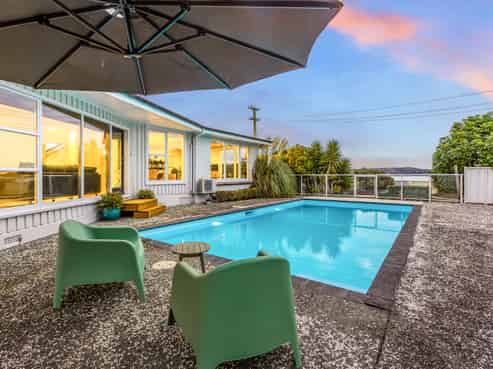 7 Motukaraka Point, Pauatahanui