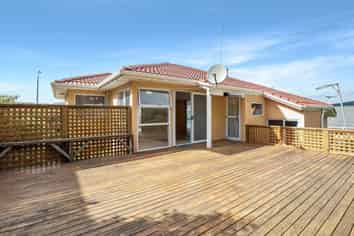 20 Ordley Grove, Tawa