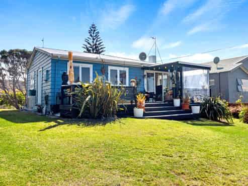 22 The Crescent, Waihi Beach