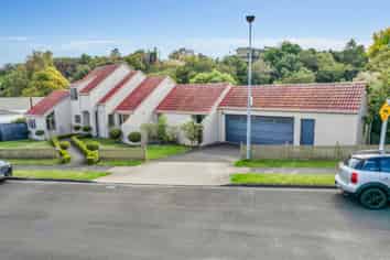 6 Aiken Road, Saint Johns Hill