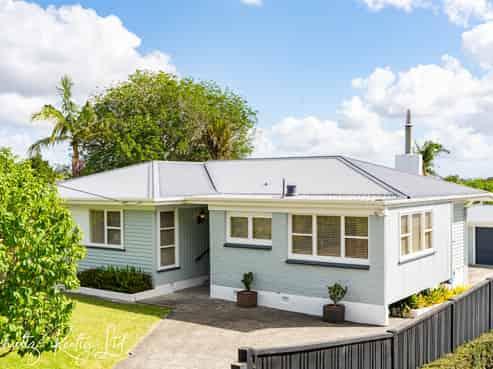 25 Whaka Street, Maungaturoto
