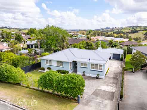 25 Whaka Street, Maungaturoto