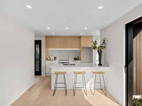 2/9 Innes Road, Saint Albans