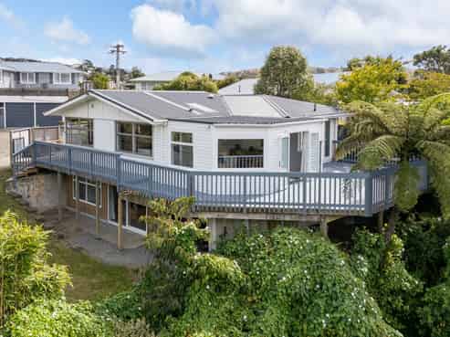 36 Lynda Avenue, Paparangi