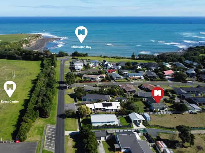 8 Pohutukawa Drive, Opunake