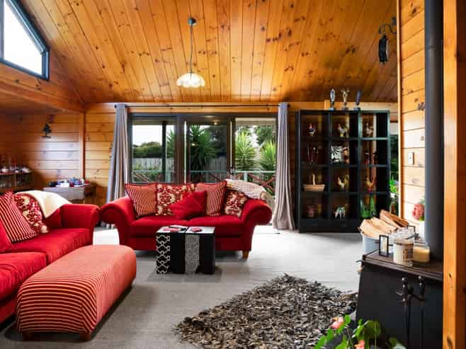 8 Pohutukawa Drive, Opunake