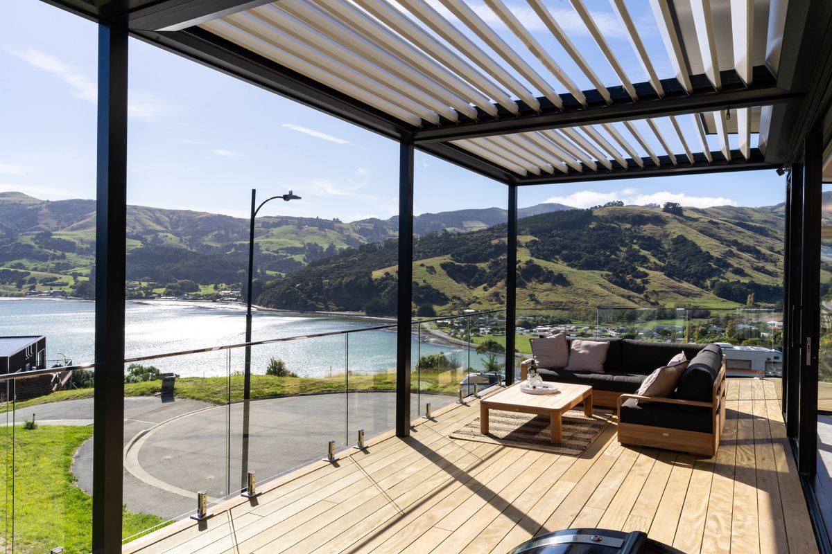 Stunning Gravity Architecture home, Duvauchelle