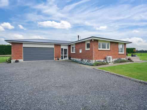 69 Bridge Road, Roslyn Bush