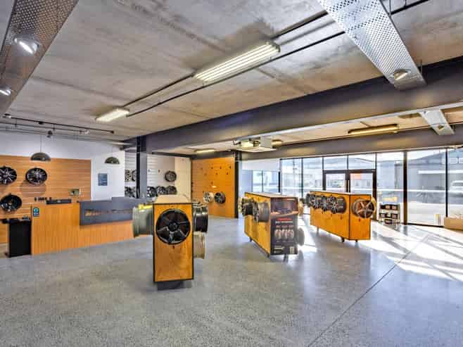 Lease or buy - versatile, modern & well located