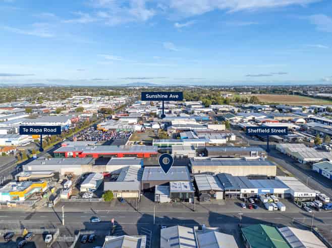Lease or buy - versatile, modern & well located