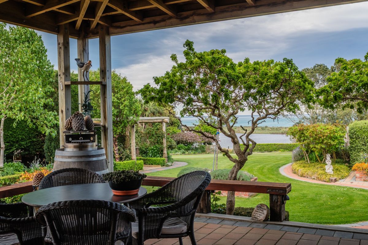Tranquil coastal oasis with breathtaking views – pohled 3
