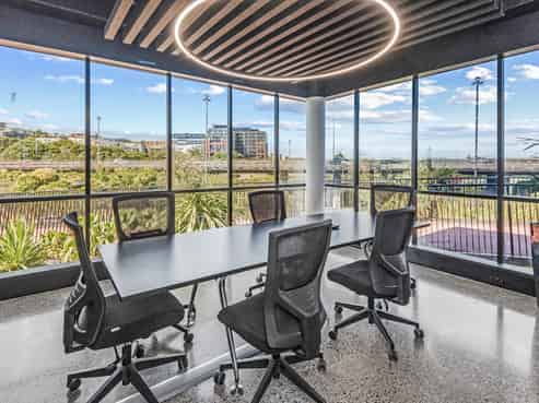 Modern CBD fringe standalone