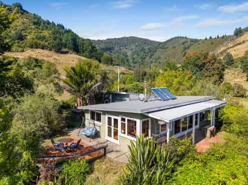 948 Queen Charlotte Drive, Linkwater