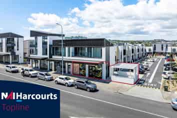 RETAIL UNIT WITH COURTYARD - FOR SALE