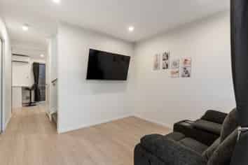 4/149 Tirimoana Road, Te Atatu South