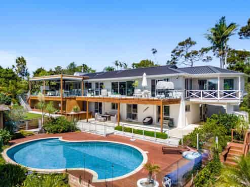 14 Oscar Road, Greenhithe