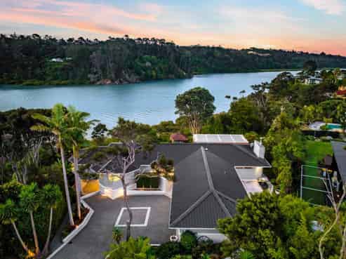 14 Oscar Road, Greenhithe