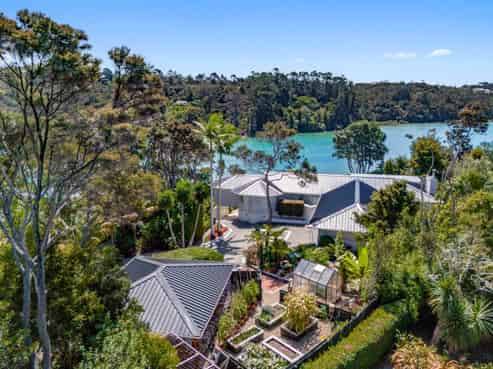 14 Oscar Road, Greenhithe