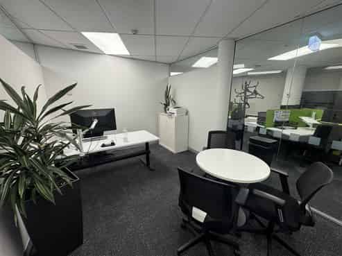 FITTED MT EDEN OFFICE WITH 23 CAR PARKS
