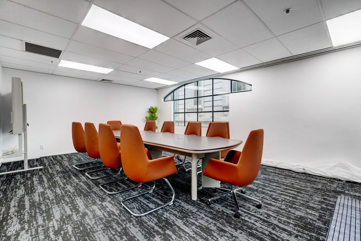 Central of Centre Luxury Office On Kitchener - Widok 6