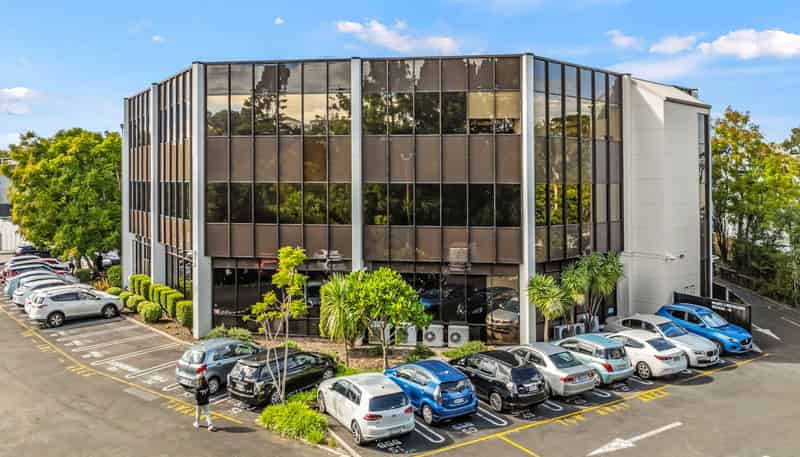 6 Alderman Drive, Henderson
