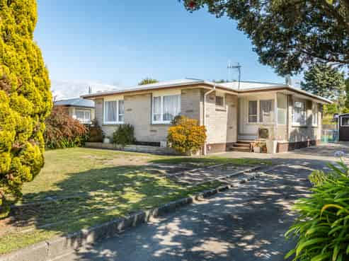 70 Clarence Cox Crescent, Pirimai