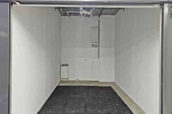 RETAIL UNIT IN CENTRAL MANUKAU
