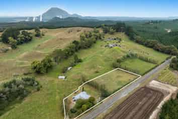 3041 State Highway 30, Rotoma