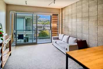 W405/405A 28 Torrens Terrace, Mount Cook