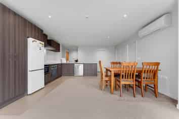 509/1 Rose Garden Lane, Albany