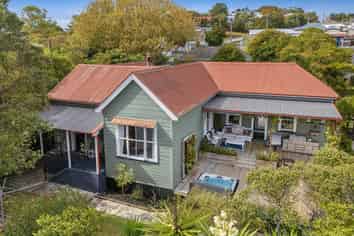 1 Green lane, Helensville