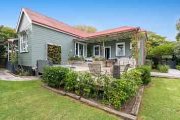 1 Green lane, Helensville