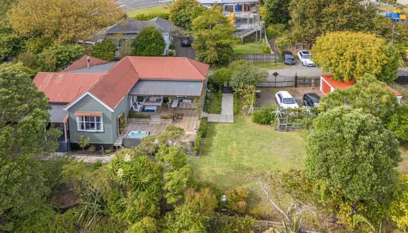 1 Green lane, Helensville