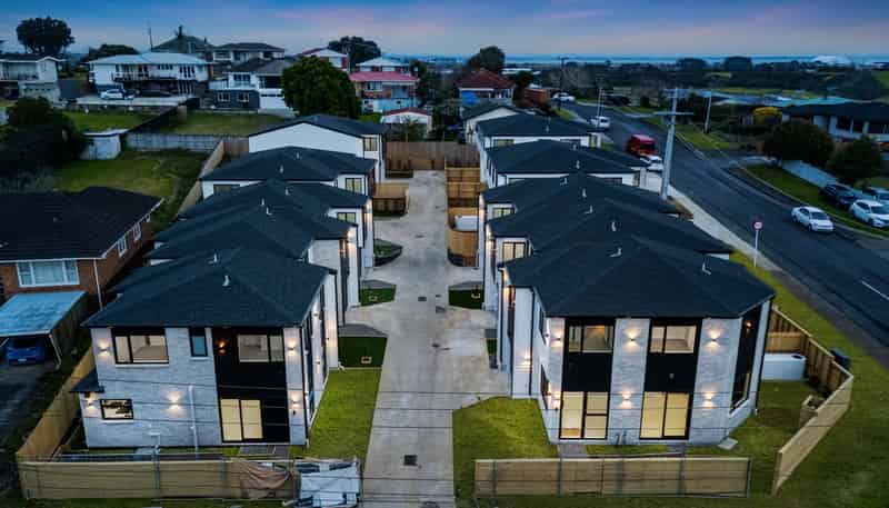 592-594 Massey Road, Mangere