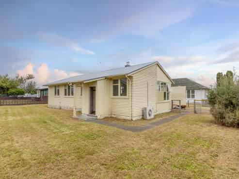 400 Kiwi Place, Camberley