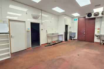 For Lease: Shop 17, 295 Penrose Road