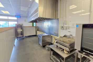 For Lease: Shop 17, 295 Penrose Road