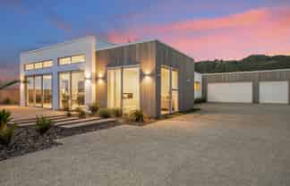 118 Bay View Road, ATAWHAI