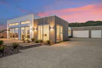 118 Bay View Road, ATAWHAI