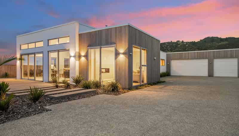 118 Bay View Road, ATAWHAI