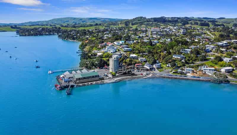 88 Wallis Street, Raglan