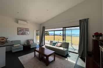 12 Marshall Road, Manukau Heads