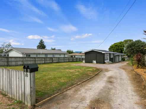 242 Clayton Road, Pukehangi