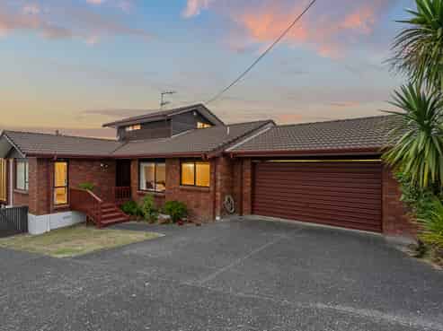 1/69 East Coast Road, Castor Bay