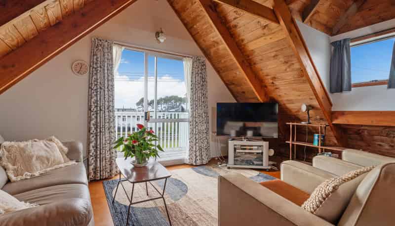 12 Captain Cook Road, Cooks Beach