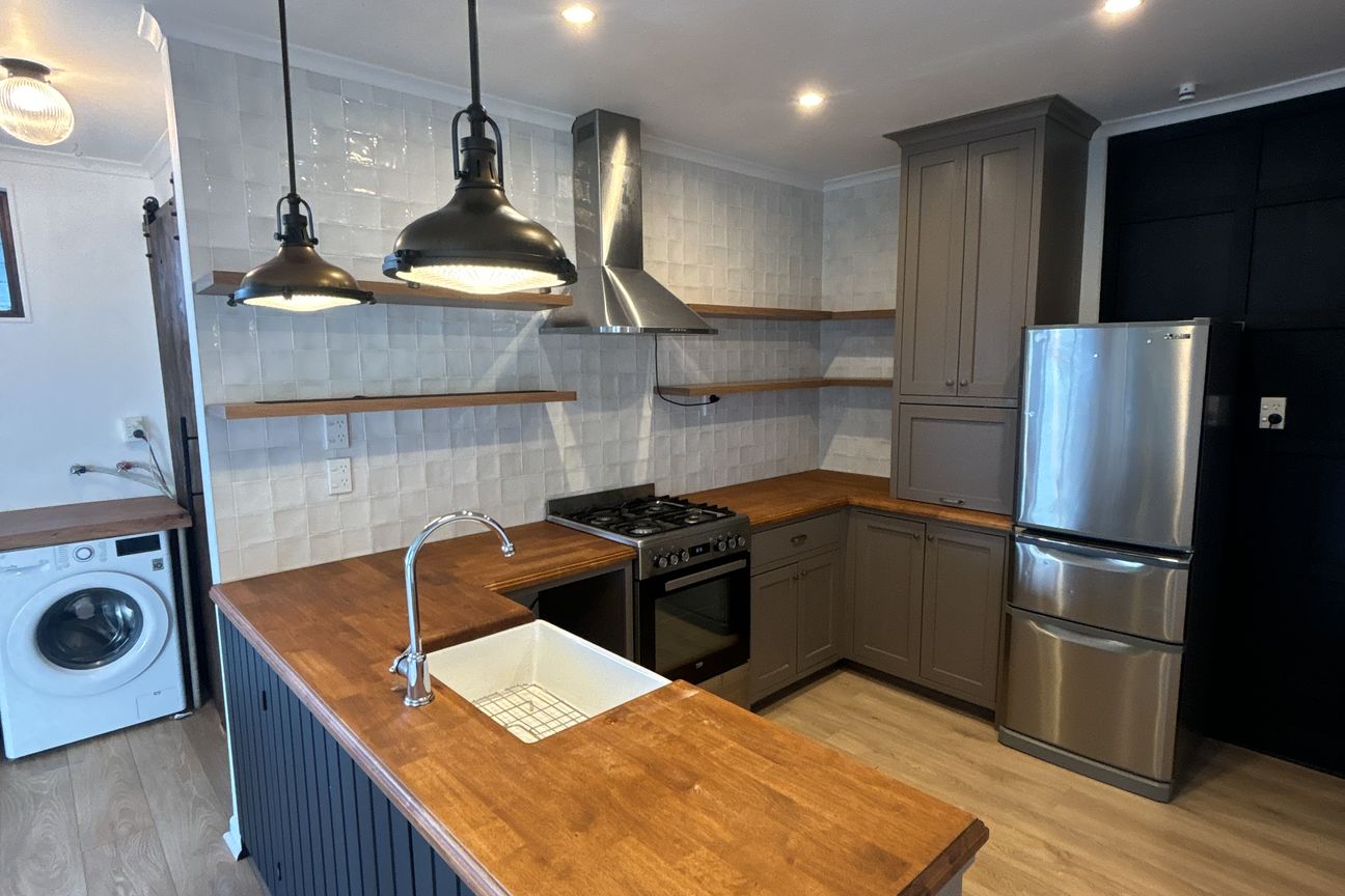 "Stylish 2-Bedroom Apartment in Kaiwharawhara – Id - Widok 4