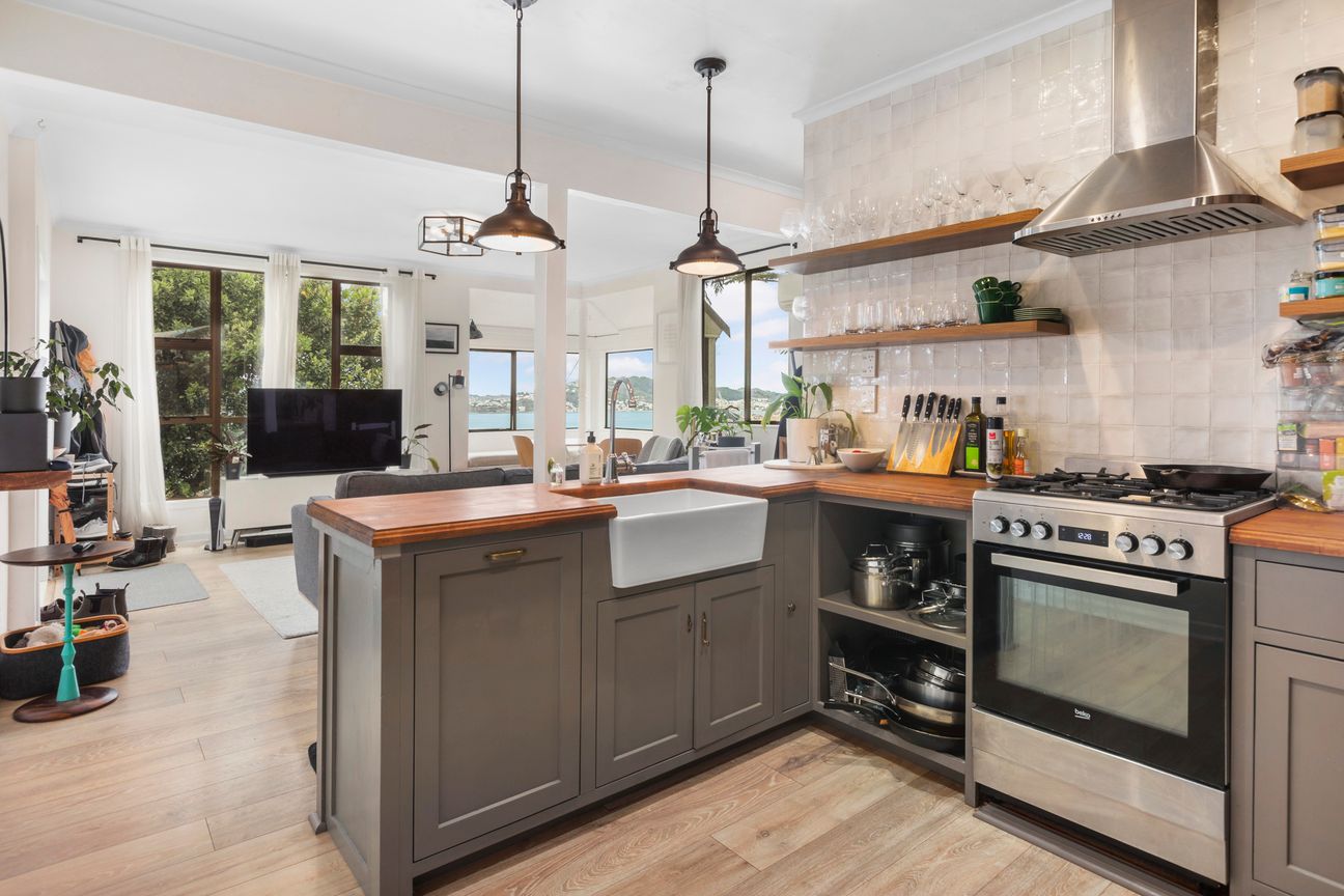 "Stylish 2-Bedroom Apartment in Kaiwharawhara – Id - Widok 6