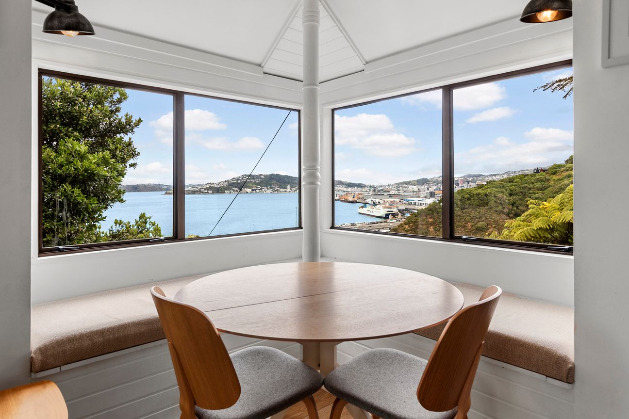 "Stylish 2-Bedroom Apartment in Kaiwharawhara – Id - Widok 2