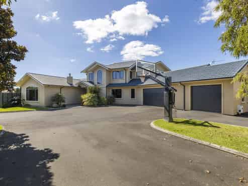 49 Shelter Grove, Frankleigh Park