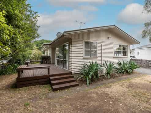 36 Rosalind Street, Deanwell